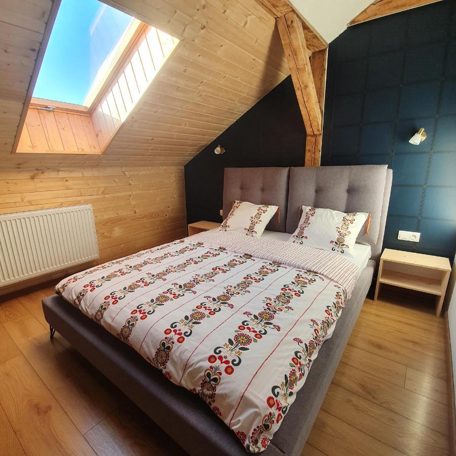 Red Deer Hotel Brezno Zewnętrze zdjęcie